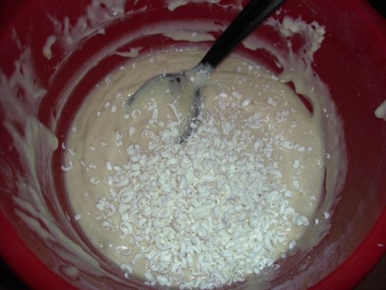 BRIOSE CU CIOCOLATA SI ANANAS