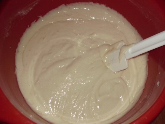 BRIOSE CU CIOCOLATA SI ANANAS