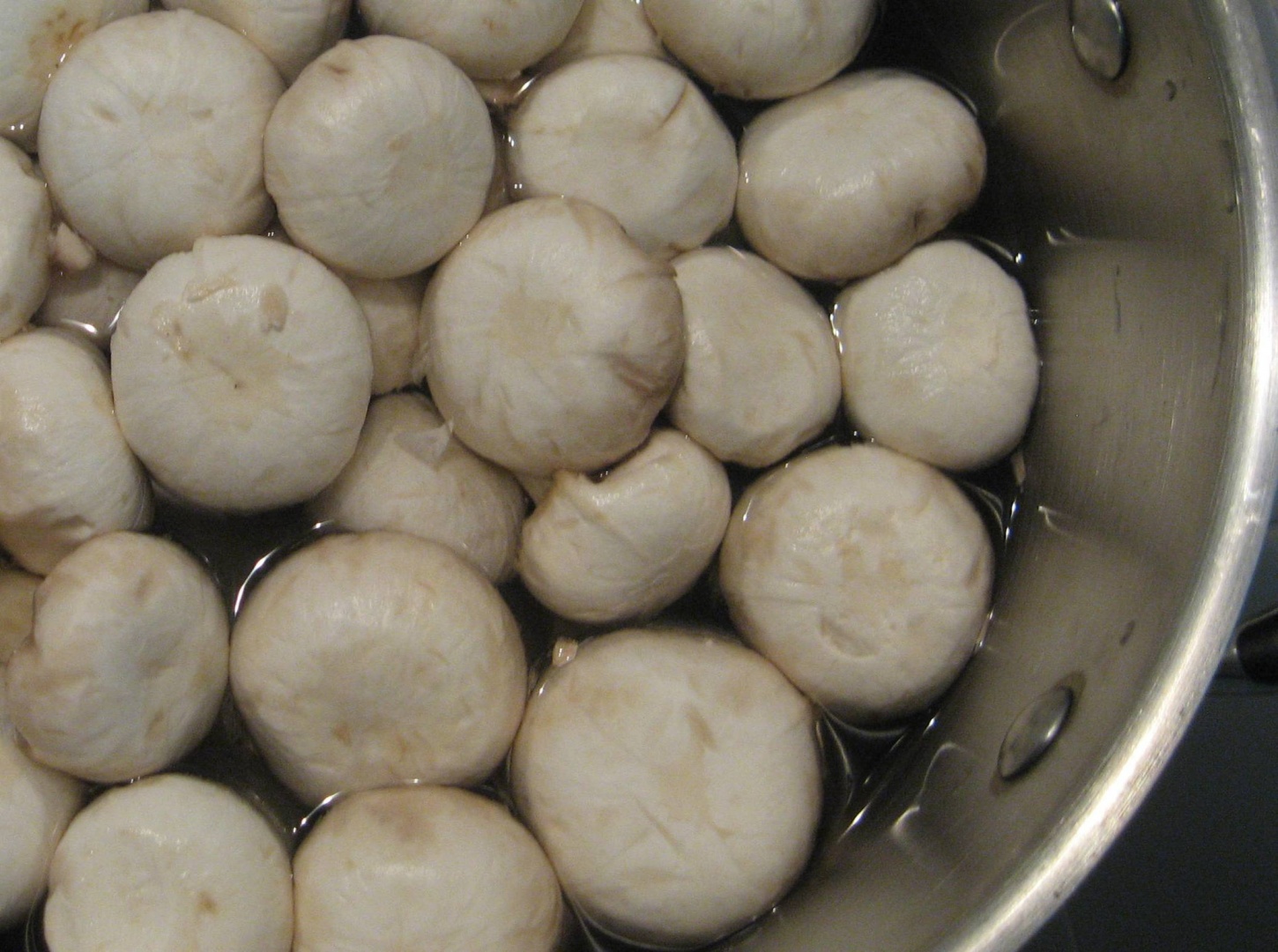 Salata cu ciuperci, maioneza si usturoi