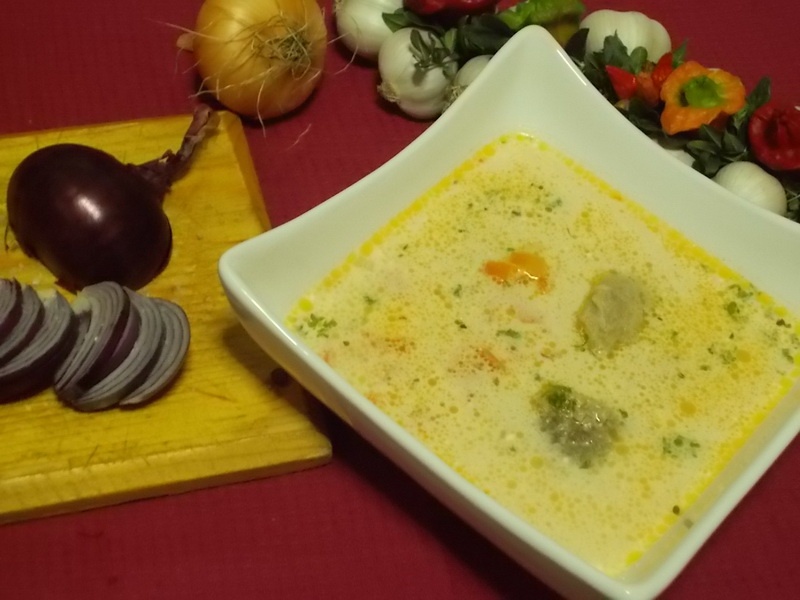 Ciorba taraneasca cu piept de vita la Philips Multicooker