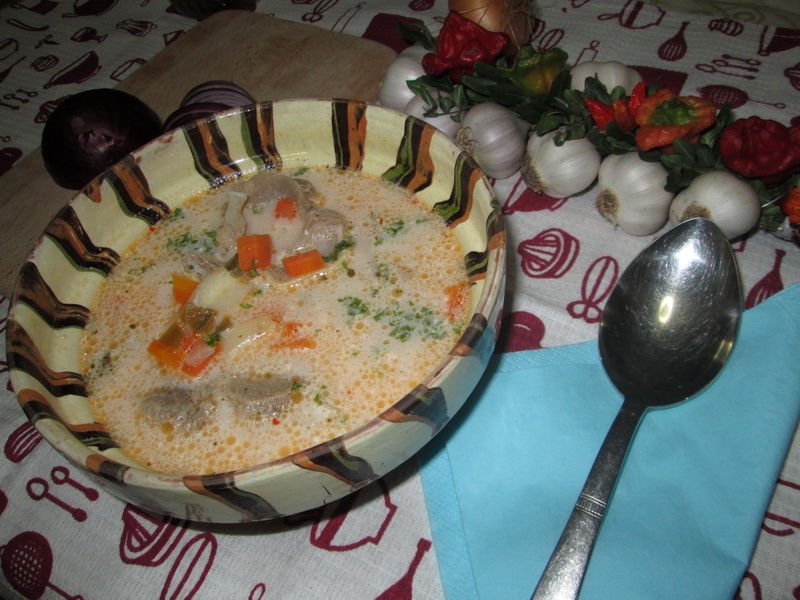 Ciorba taraneasca cu piept de vita la Philips Multicooker