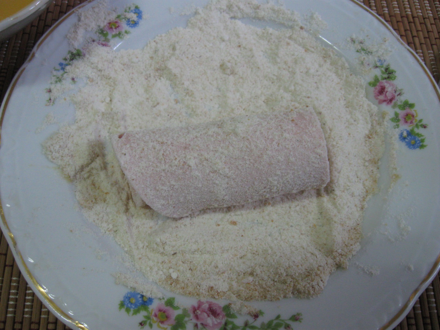 Rulouri de sunca pane umplute cu cascaval