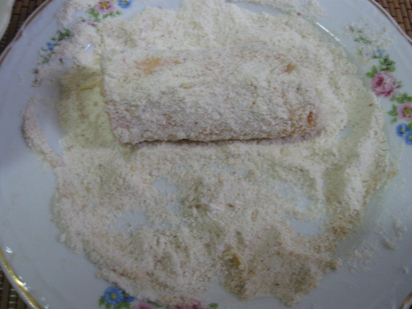 Rulouri de sunca pane umplute cu cascaval