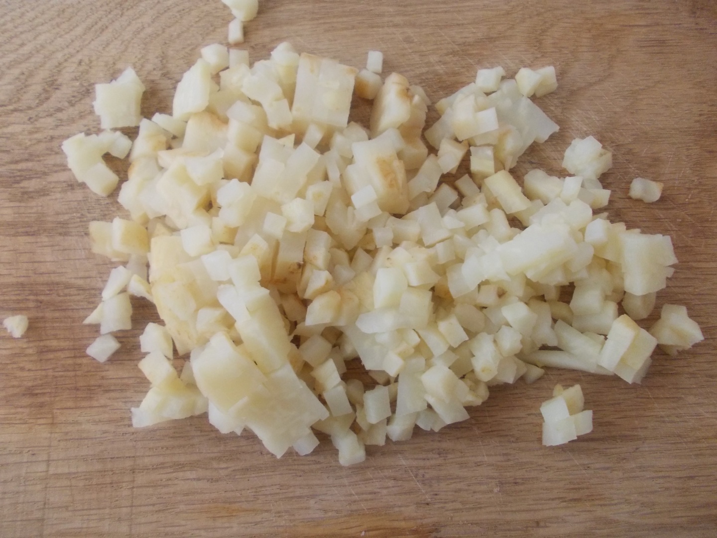 Salata cu piept de pui, telina si maioneza