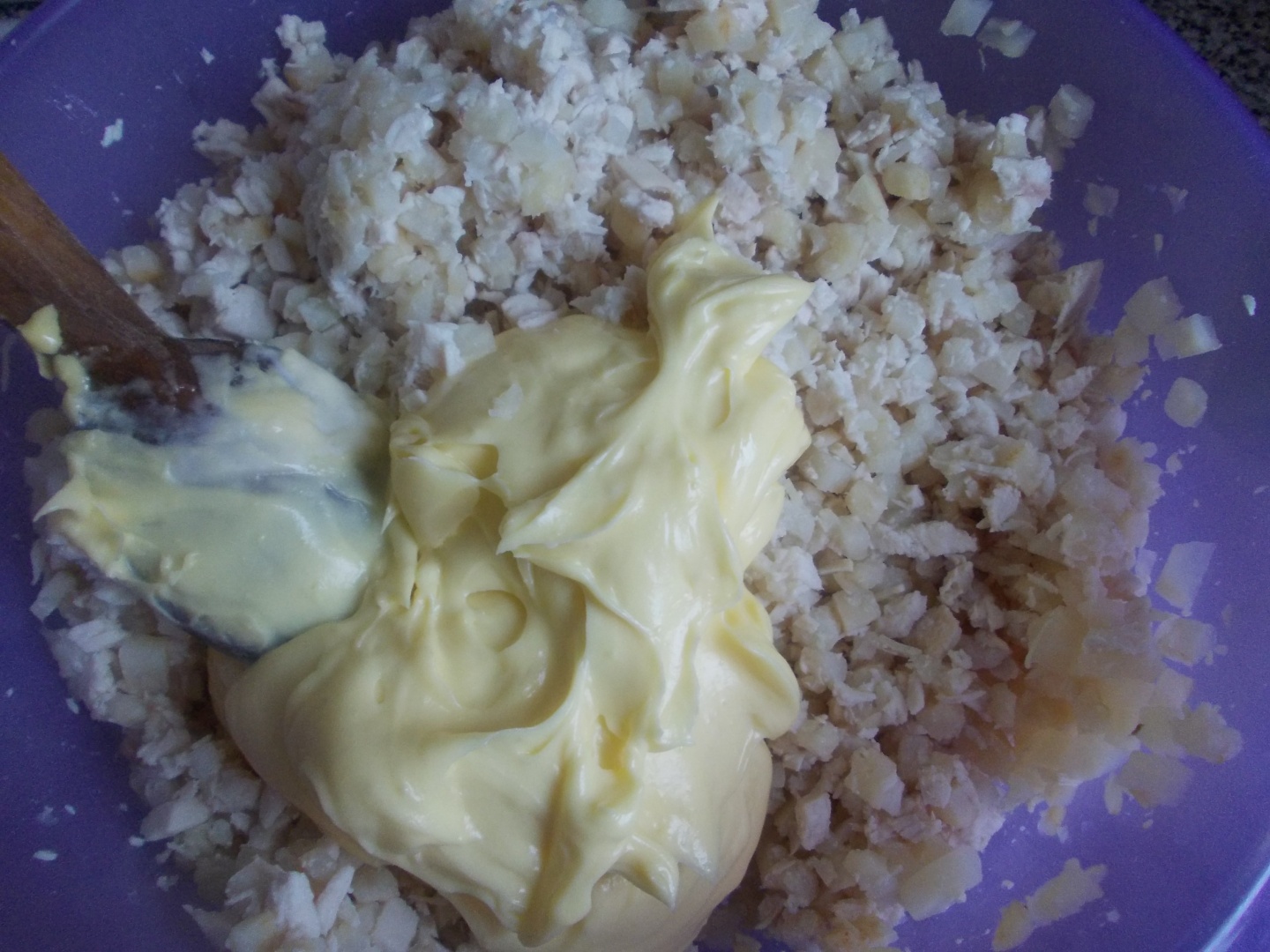 Salata cu piept de pui, telina si maioneza