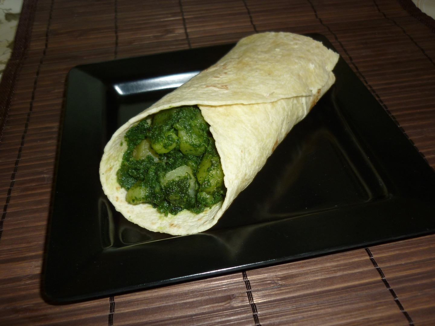 Wrap (lipie mexicana) cu spanac si cartofi