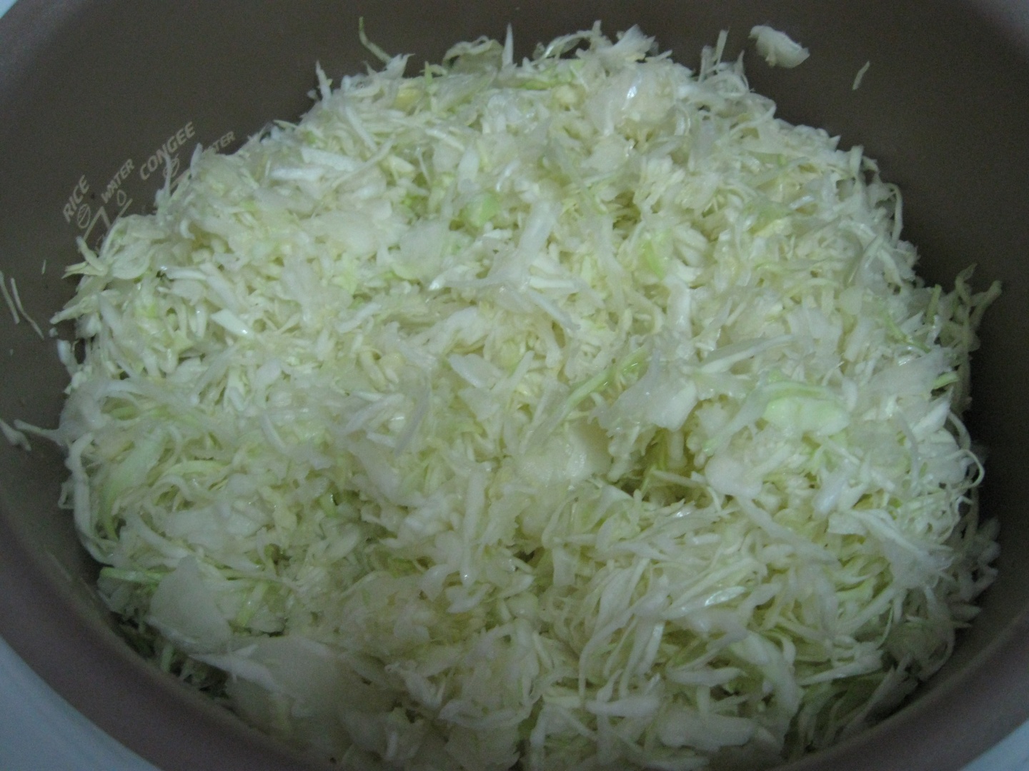 VARZĂ CĂLITĂ CU CARNE DE PORC LA PHILIPS  MULTICOOKER