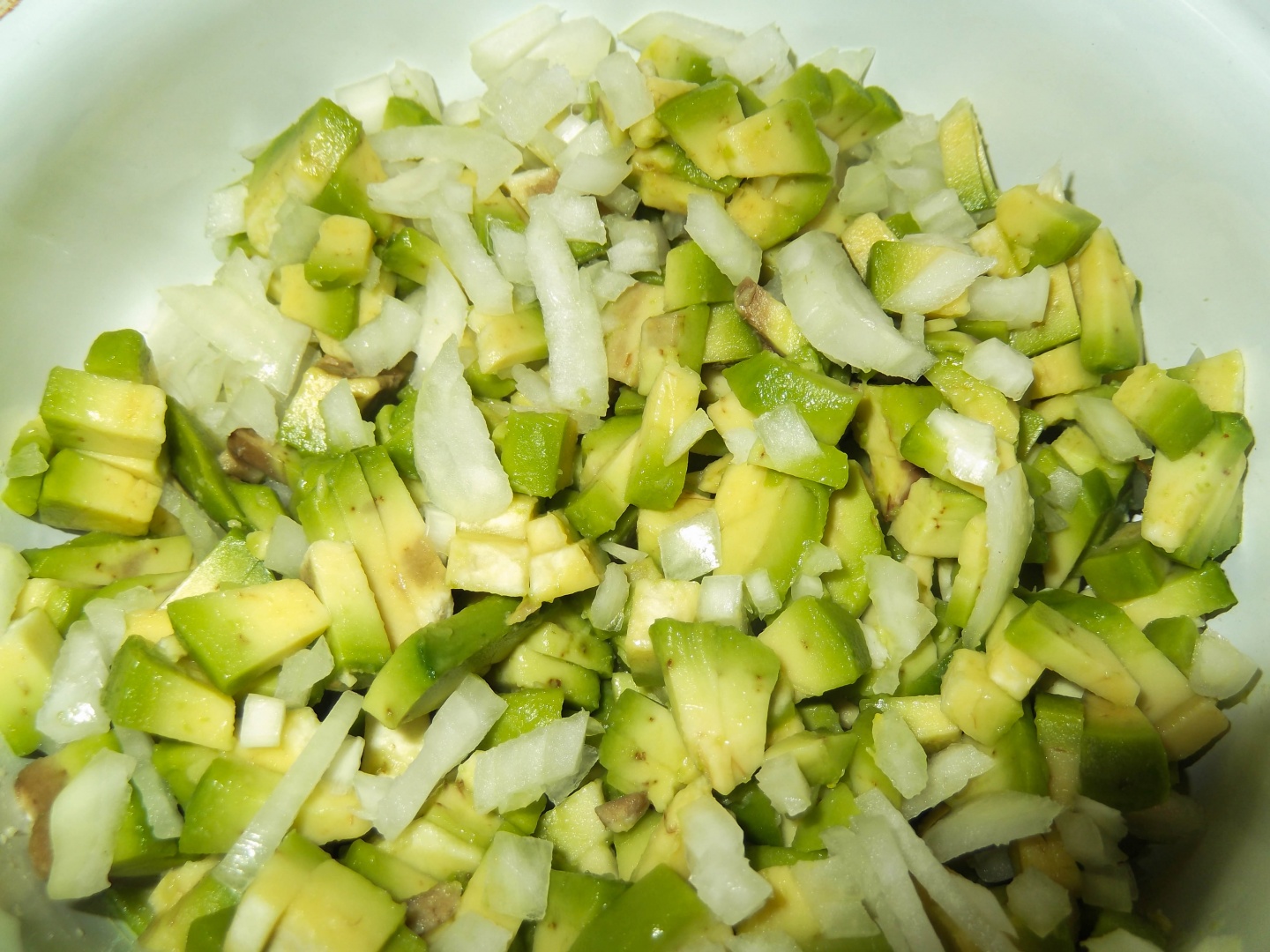 Salată de avocado cu ou