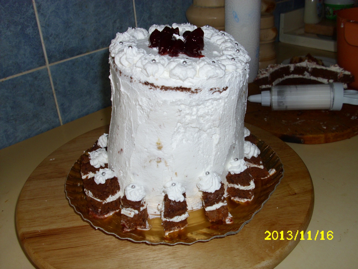 Prajitura cu dulceata de capsuni si rubarba