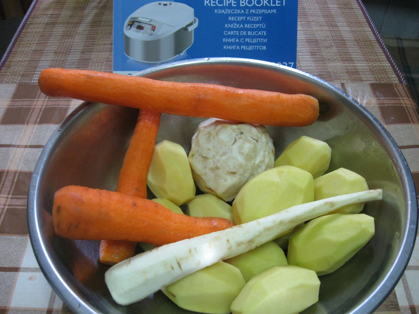 SALATĂ BOEUF CU CARNE DE VIŢEL  - PHILIPS MULTICOOKER