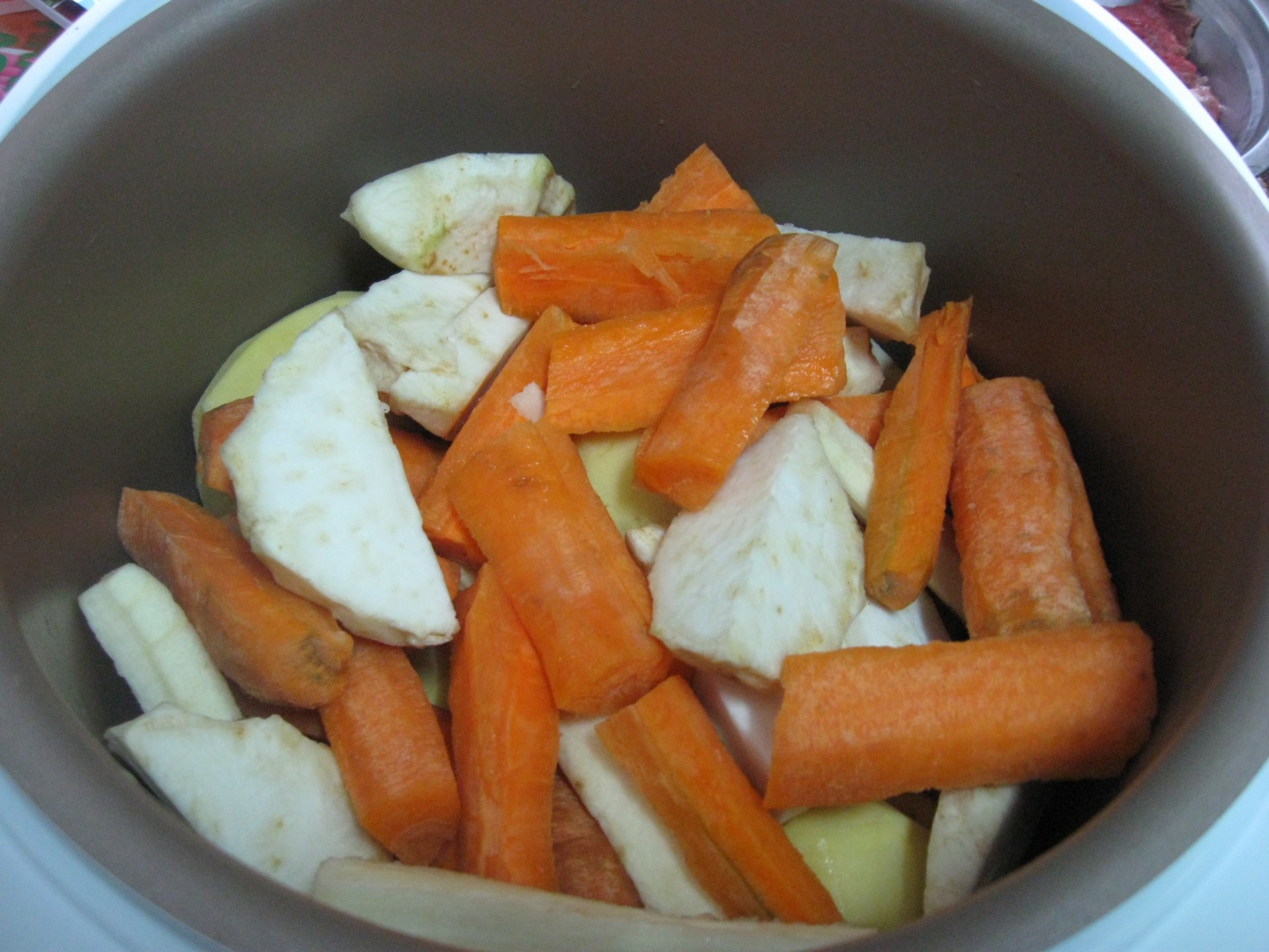 SALATĂ BOEUF CU CARNE DE VIŢEL  - PHILIPS MULTICOOKER