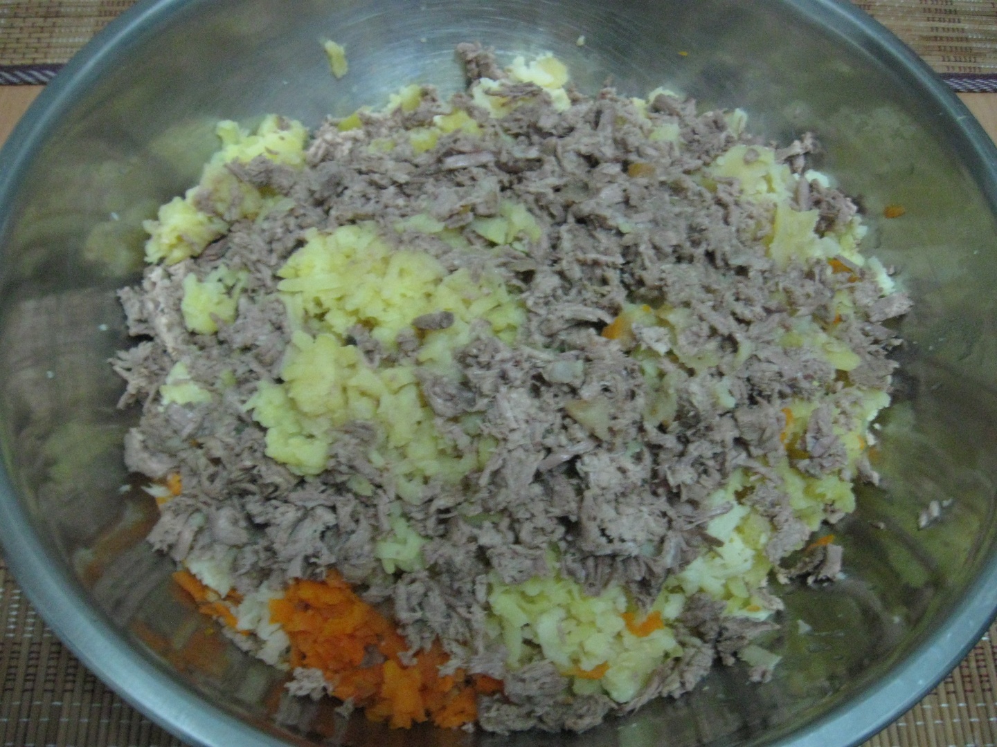 SALATĂ BOEUF CU CARNE DE VIŢEL  - PHILIPS MULTICOOKER