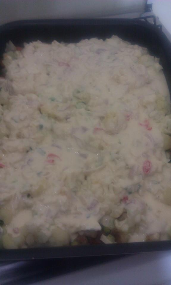 Conopida cu legume si smantana la cuptor