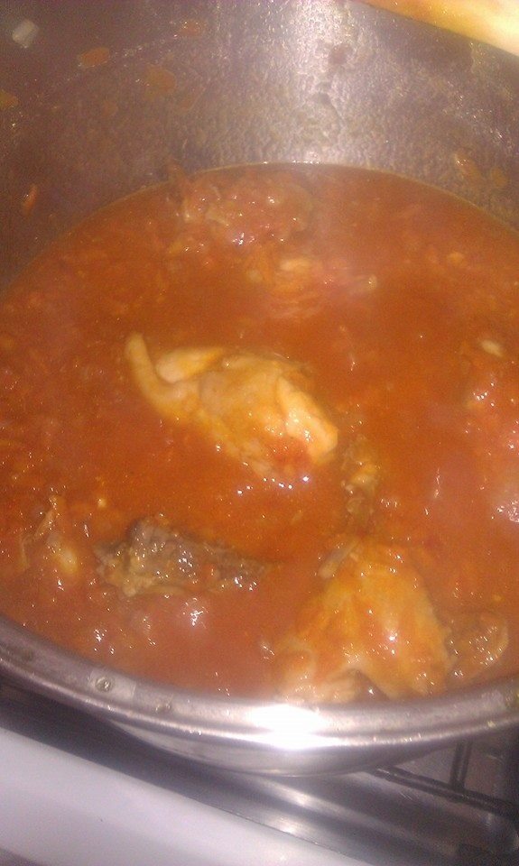 Mancare de ceapa cu morcovi si pui