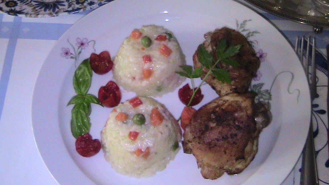 Pui la cuptor cu garnitura de orez