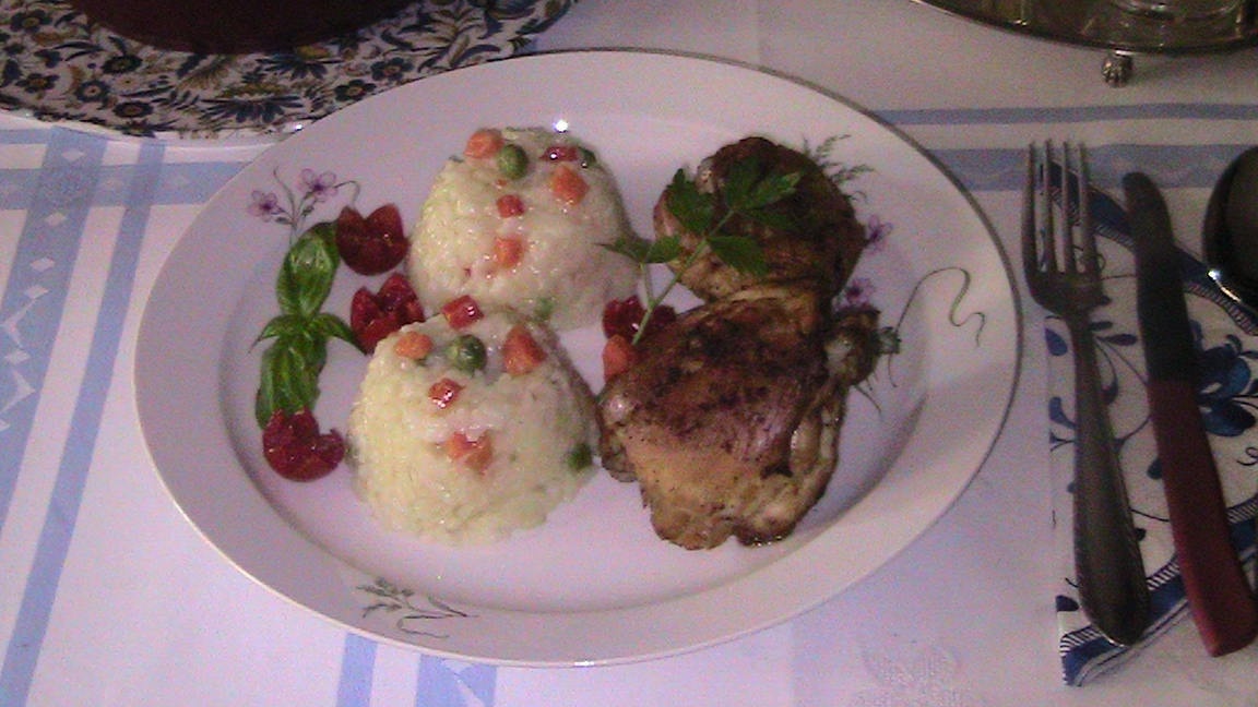 Pui la cuptor cu garnitura de orez