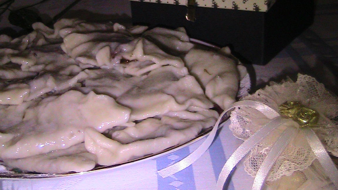 Coltunasi de post cu dulceata de prune