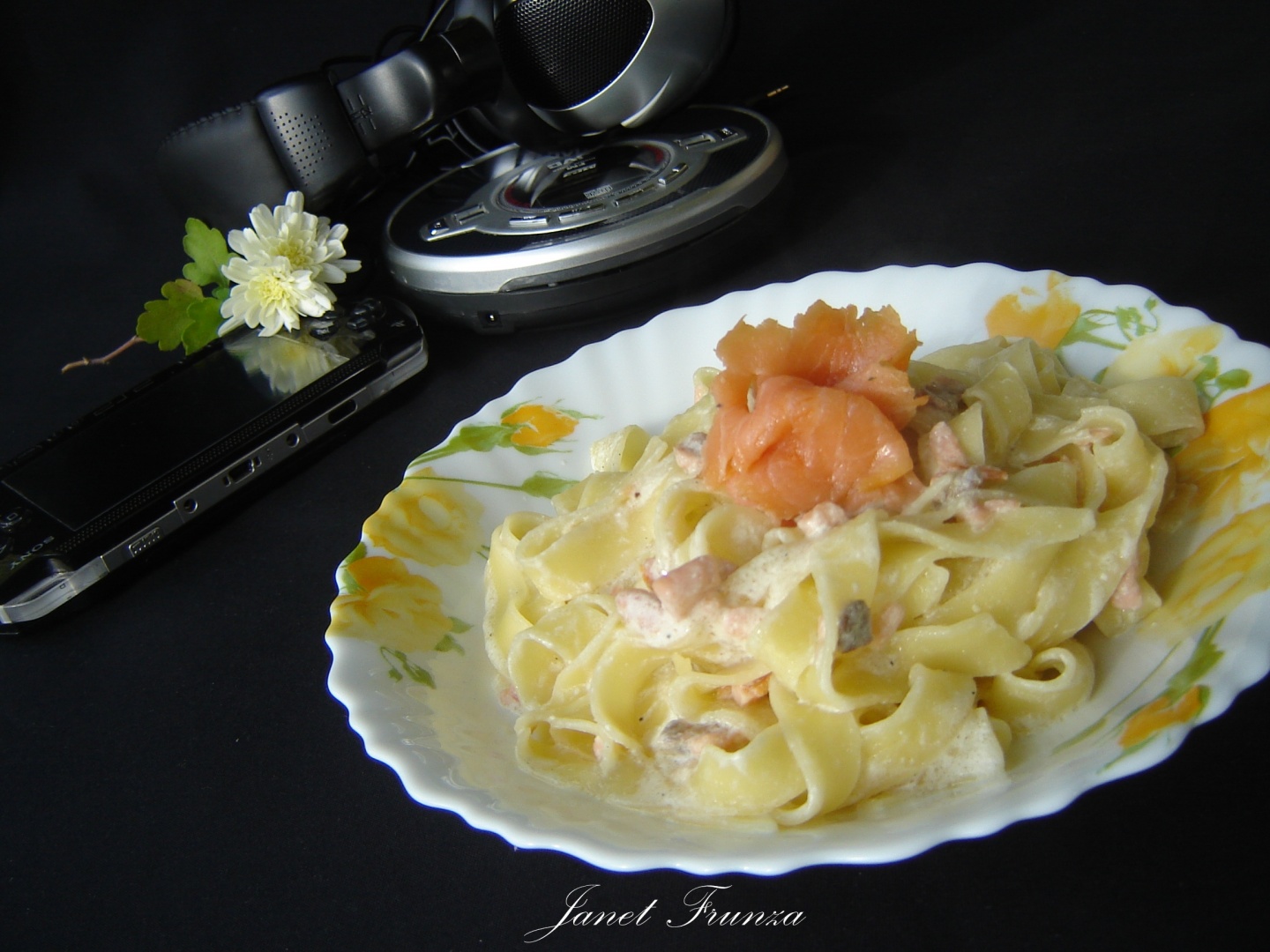 Fettuccine cu somon afumat