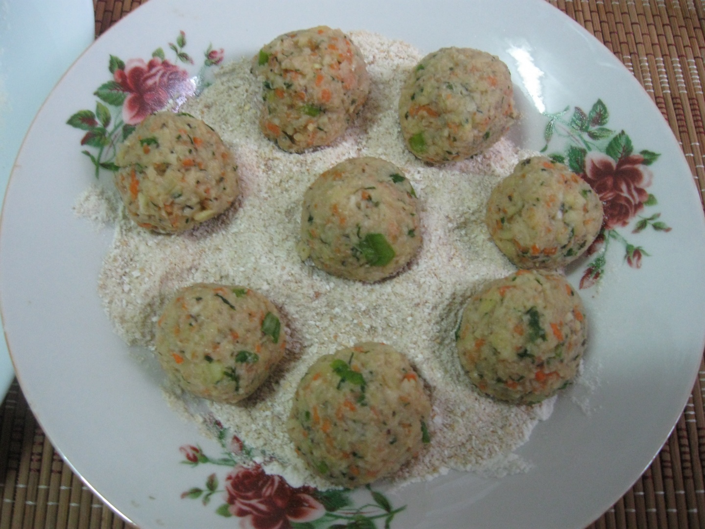 Chiftelute rapide din legume crude  - de post (reteta casei)