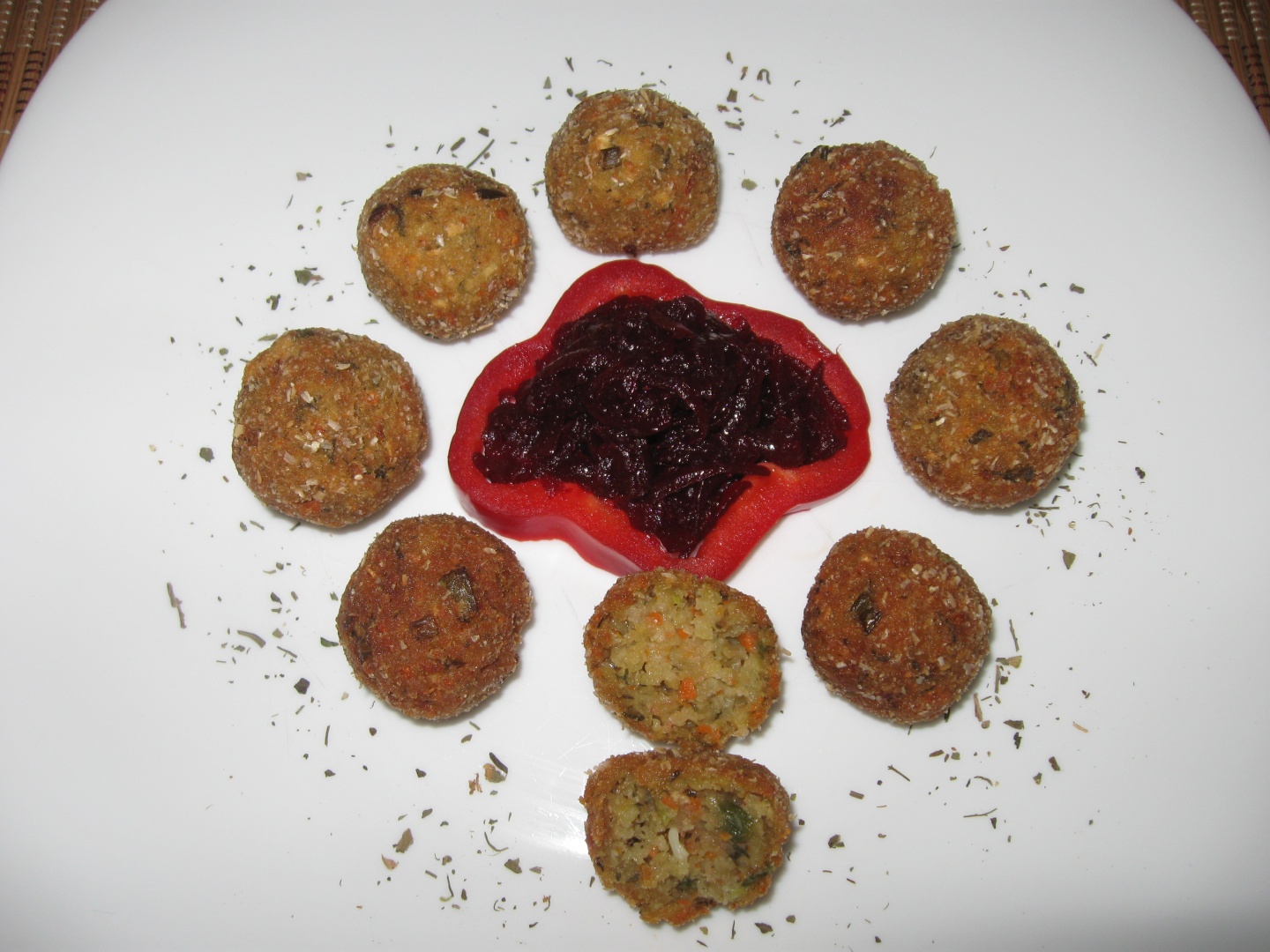 Chiftelute rapide din legume crude  - de post (reteta casei)