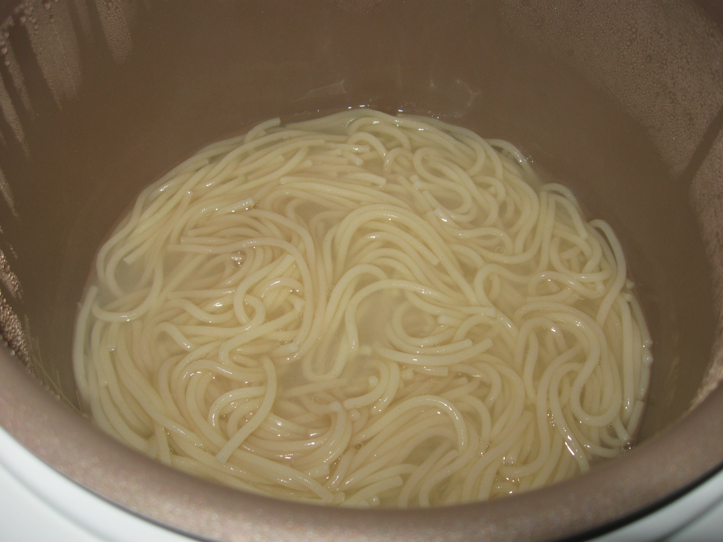 Budinca de spaghete cu branza la Philips multicooker