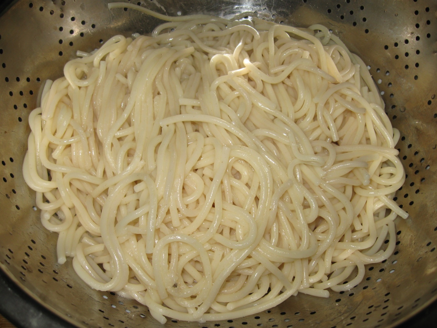 Budinca de spaghete cu branza la Philips multicooker