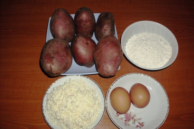 Chiftele de cartofi cu branza