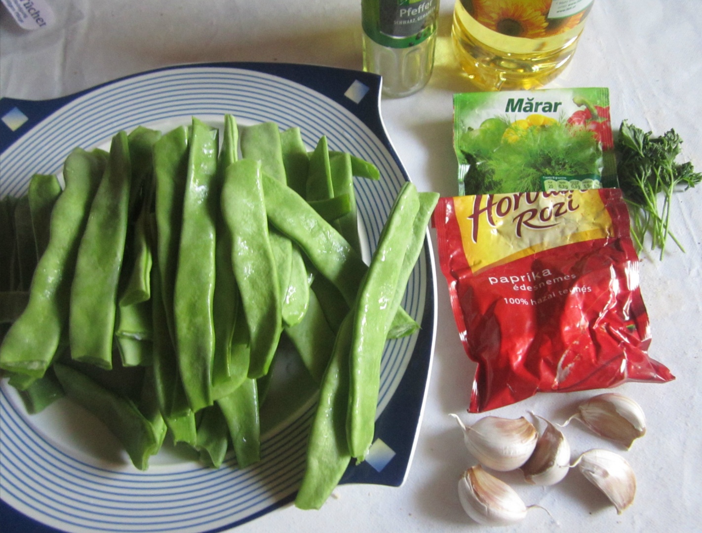 Pastai scazute cu usturoi