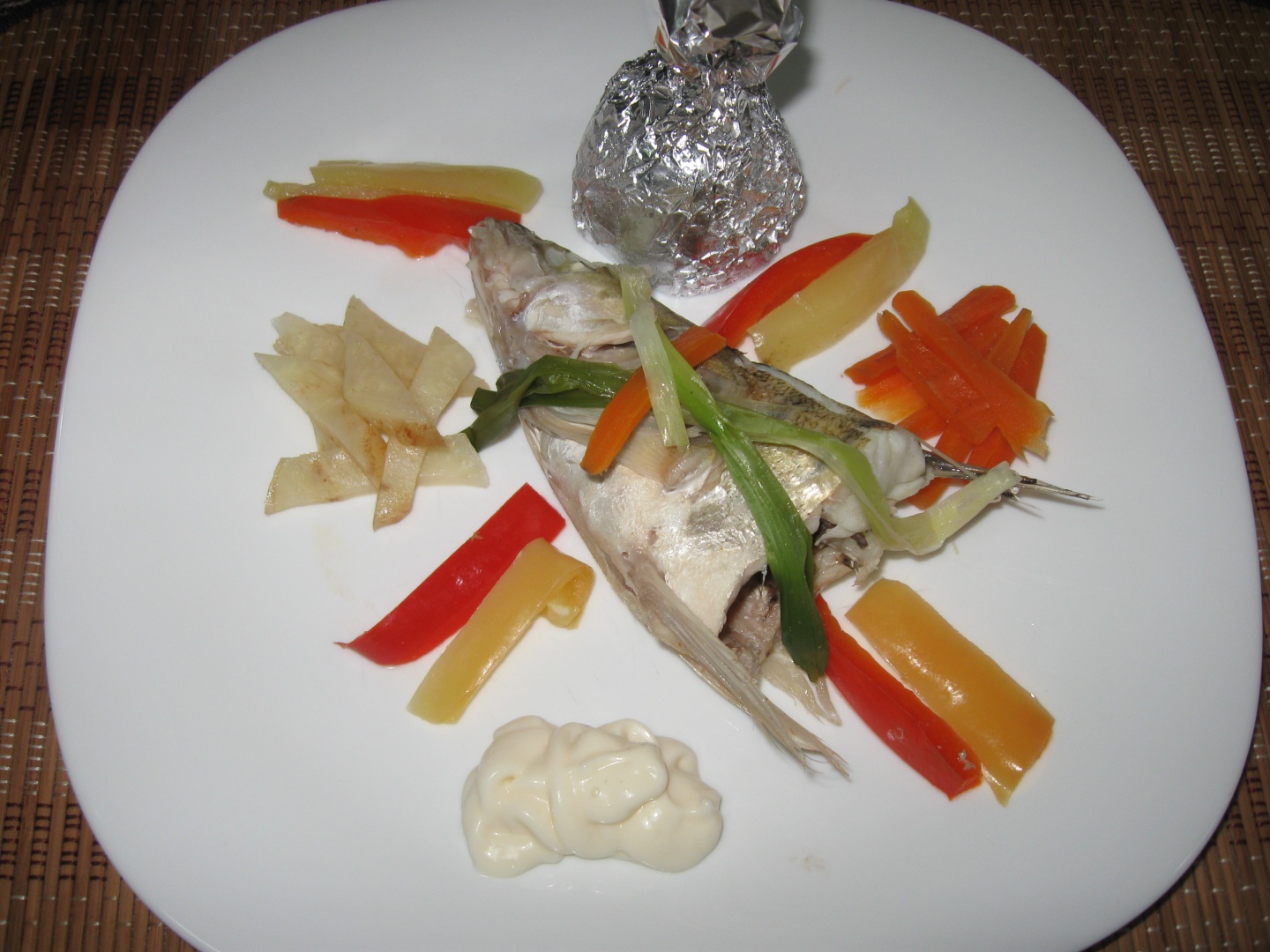 Salau fiert cu legume la Philips multicooker