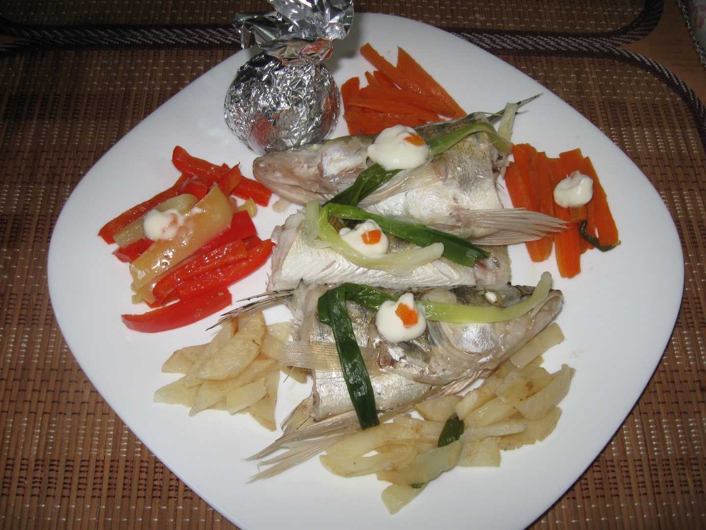 Salau fiert cu legume la Philips multicooker