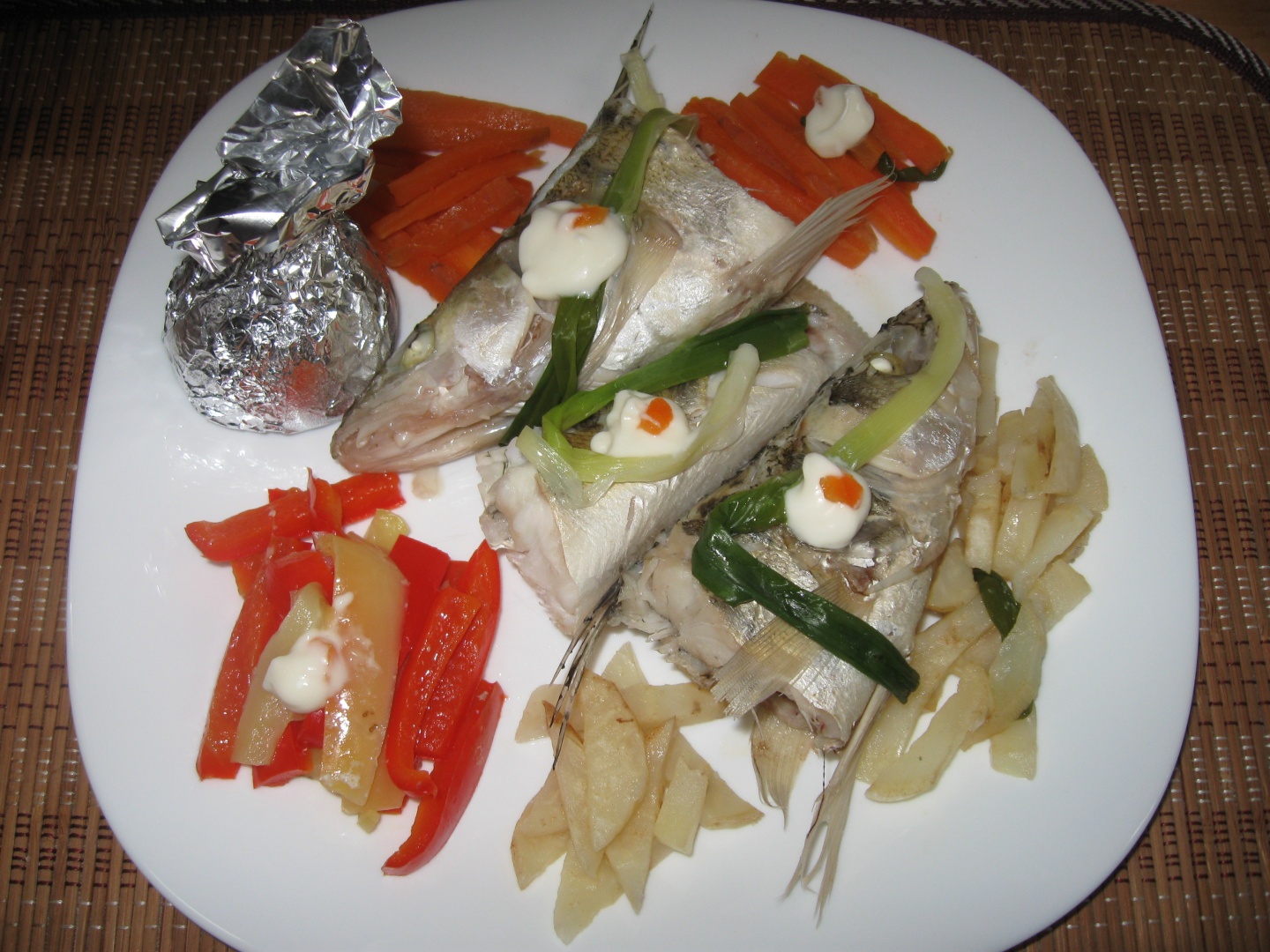 Salau fiert cu legume la Philips multicooker