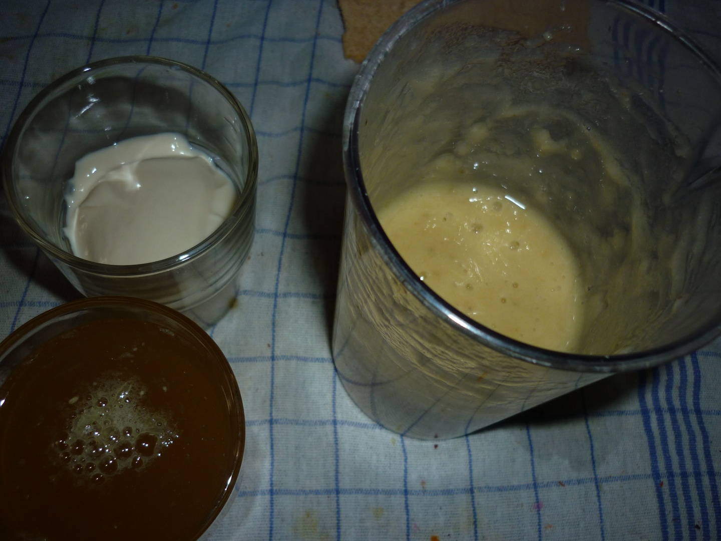 Shake aromat de banane cu iaurt din soia si scortisoara