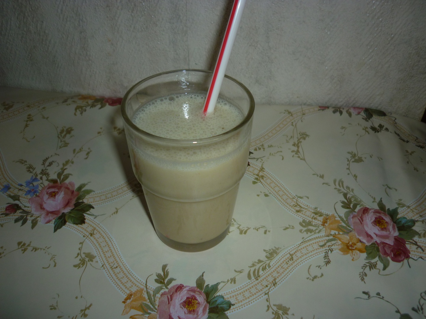 Shake aromat de banane cu iaurt din soia si scortisoara