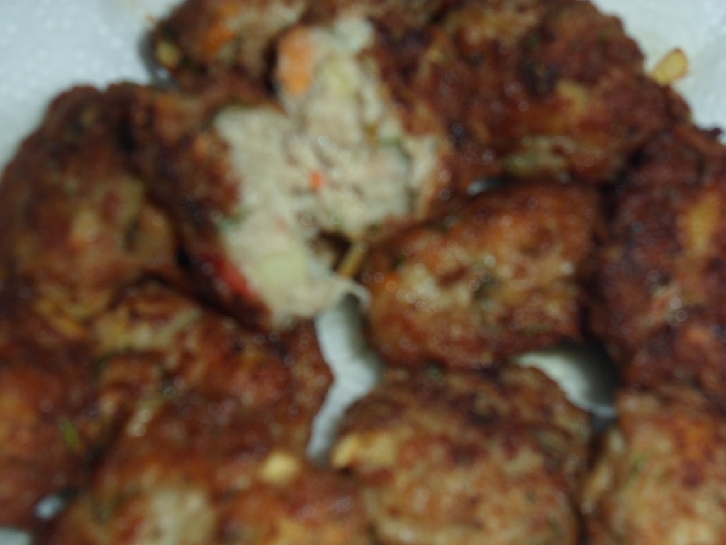 Chiftele de porc cu legume