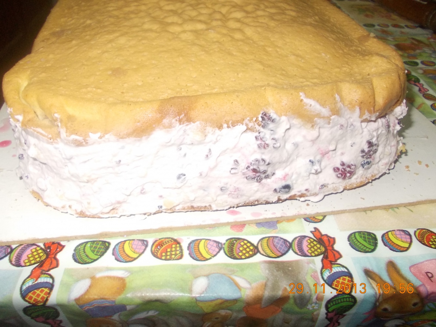 Tort cu crema din fructe de padure