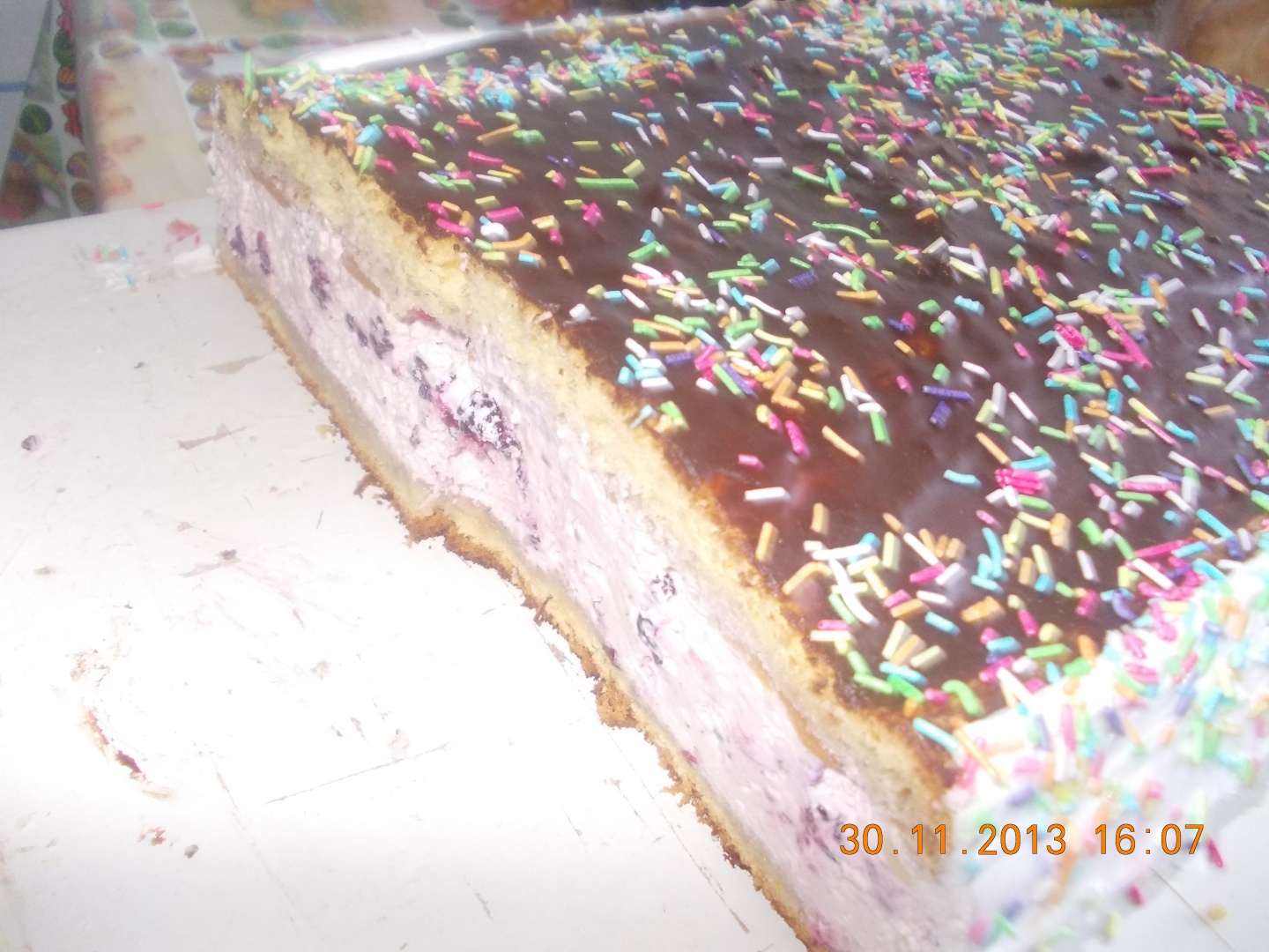 Tort cu crema din fructe de padure