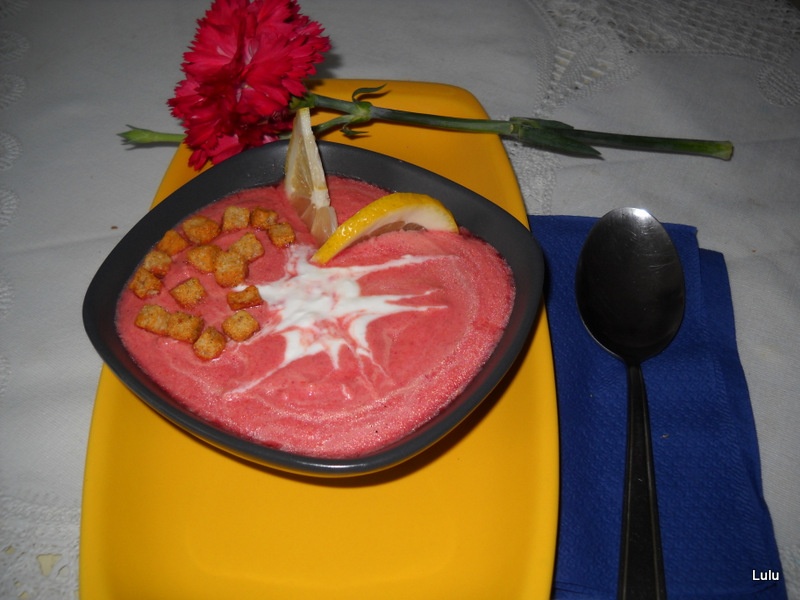 Supa crema de sfecla rosie