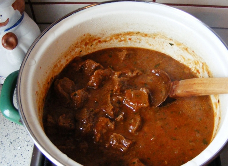 Tocanita de vitel ca la mama acasa