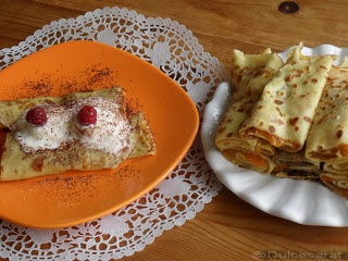 Clatite cu dulceata de caise si inghetata