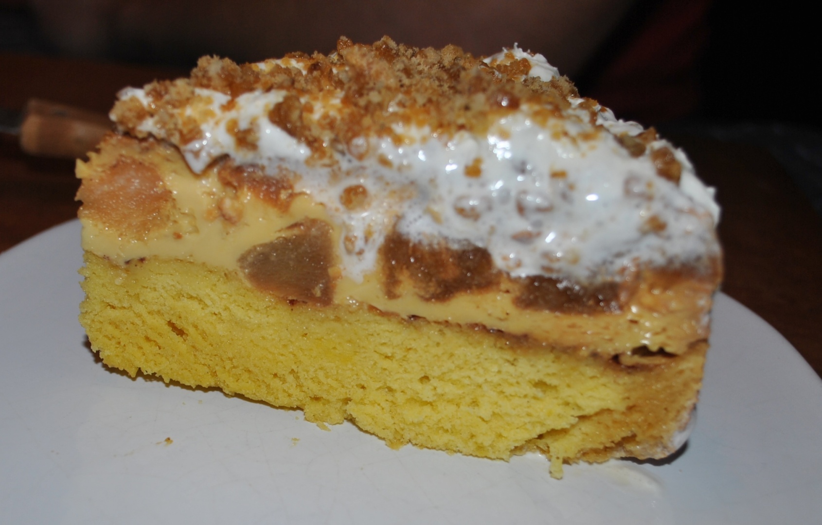 Tort cu mere si crema de zahar ars