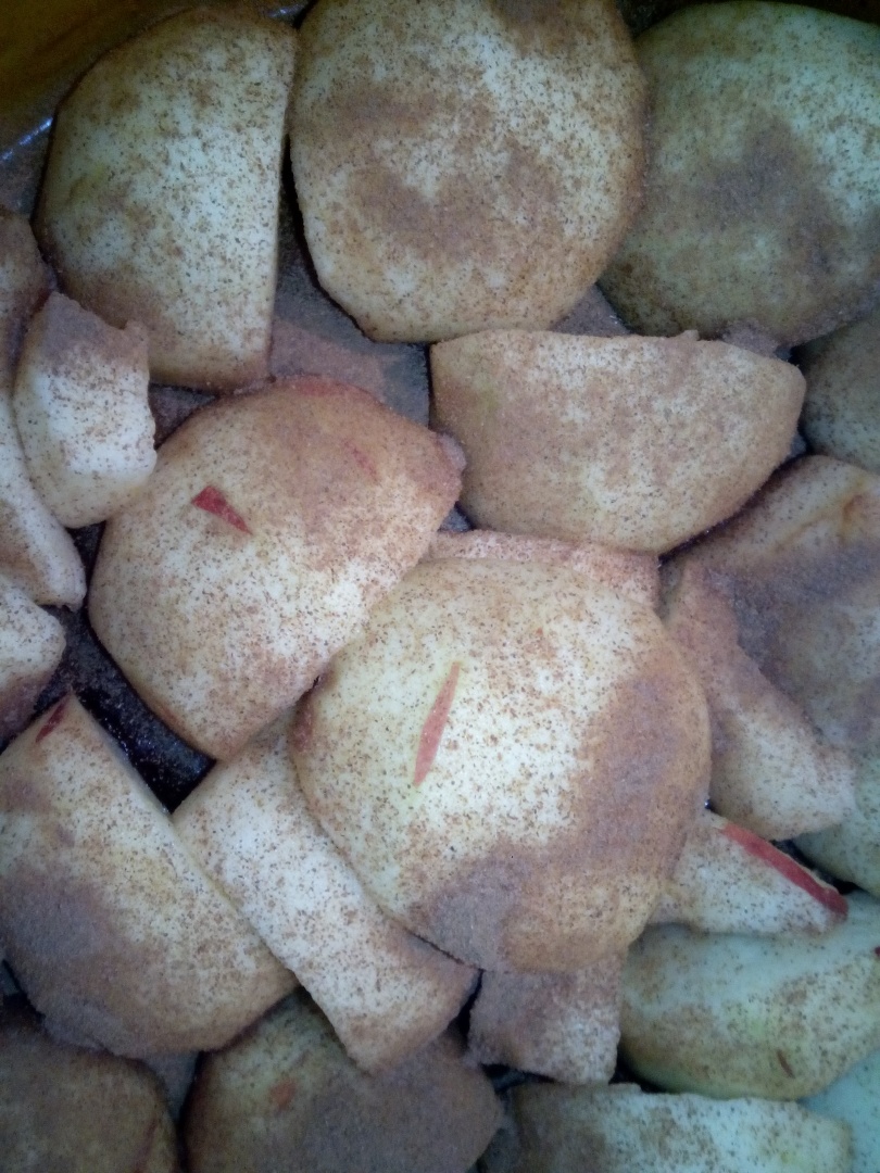 Tort cu mere si crema de zahar ars