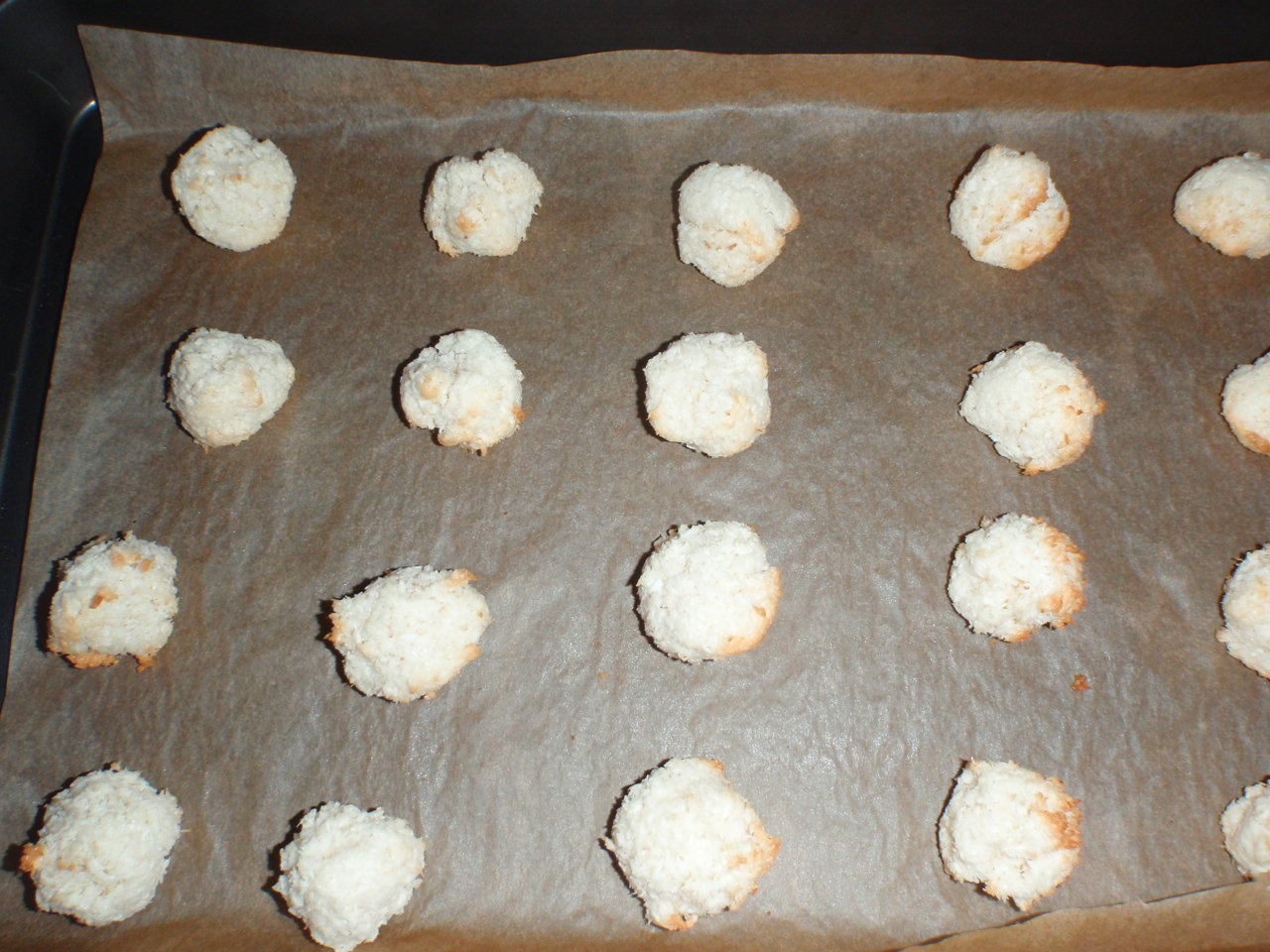 Coconut macarons