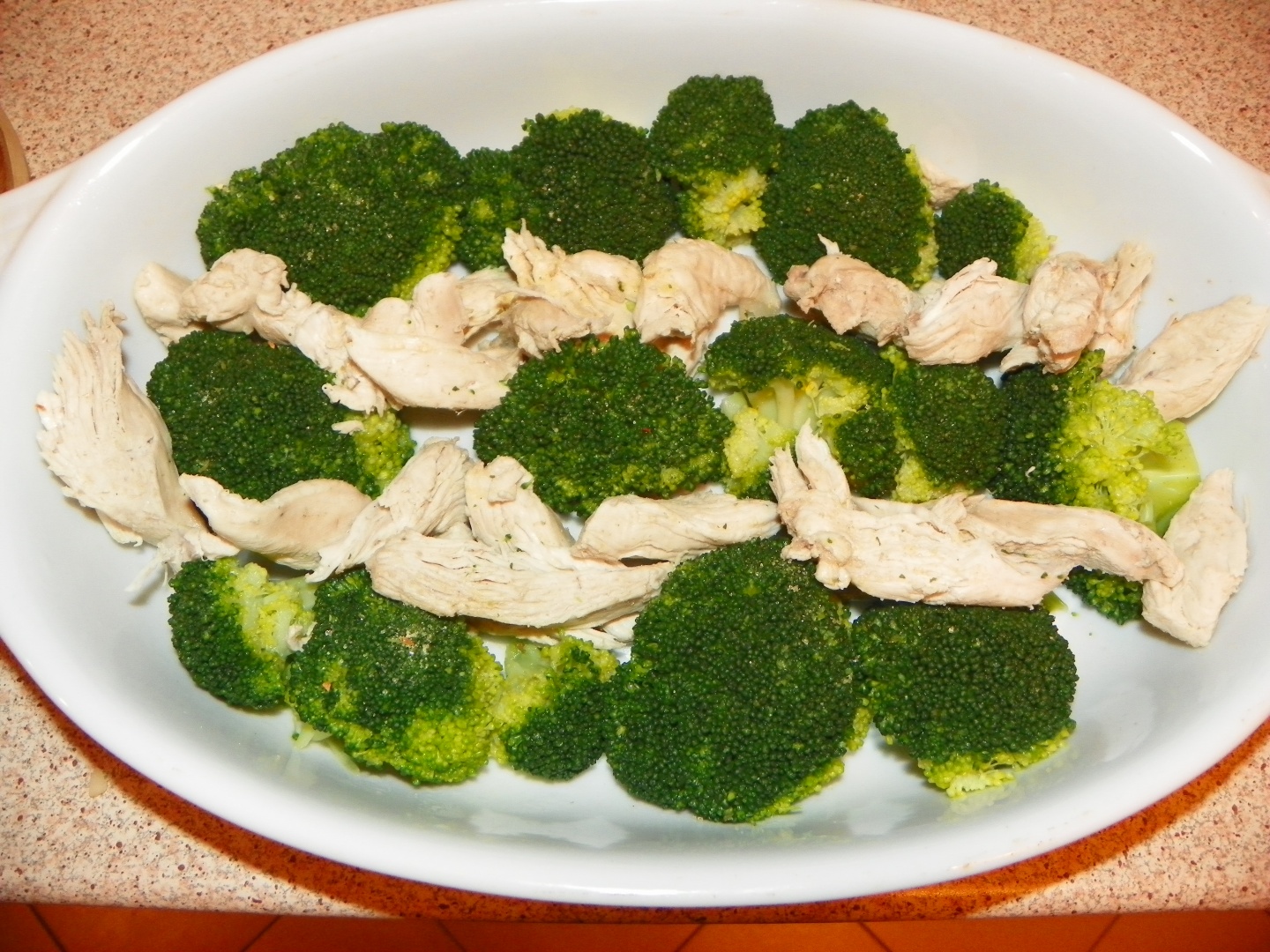 Souffle de broccoli cu piept de pui