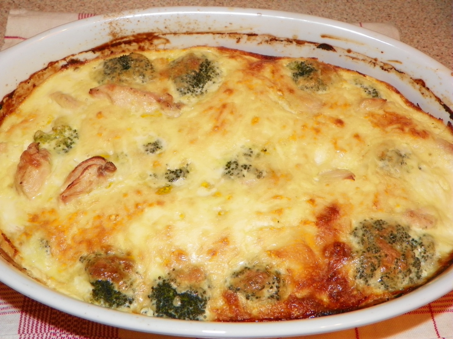 Souffle de broccoli cu piept de pui