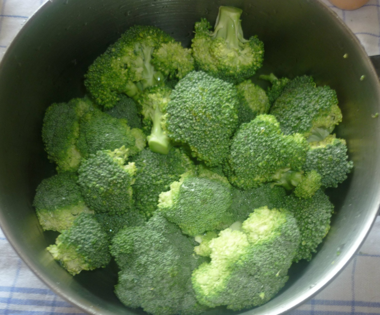 Supa crema de broccoli si sparanghel verde