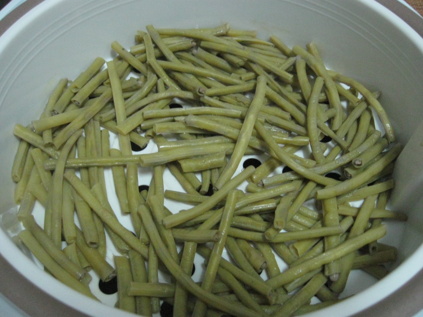 Salata de fasole verde cu usturoi, hrean si maioneza de post - Philips multicooker