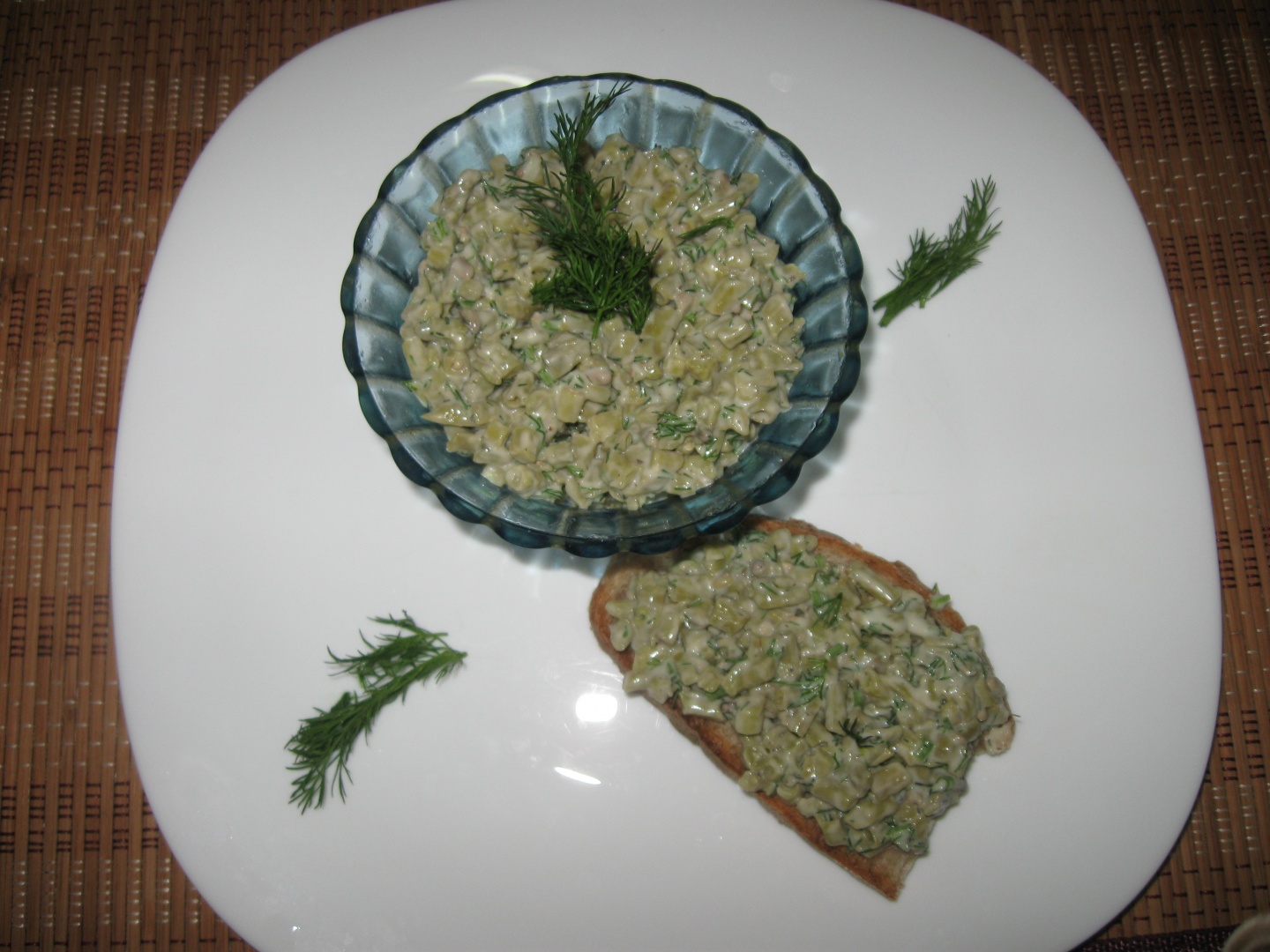 Salata de fasole verde cu usturoi, hrean si maioneza de post - Philips multicooker