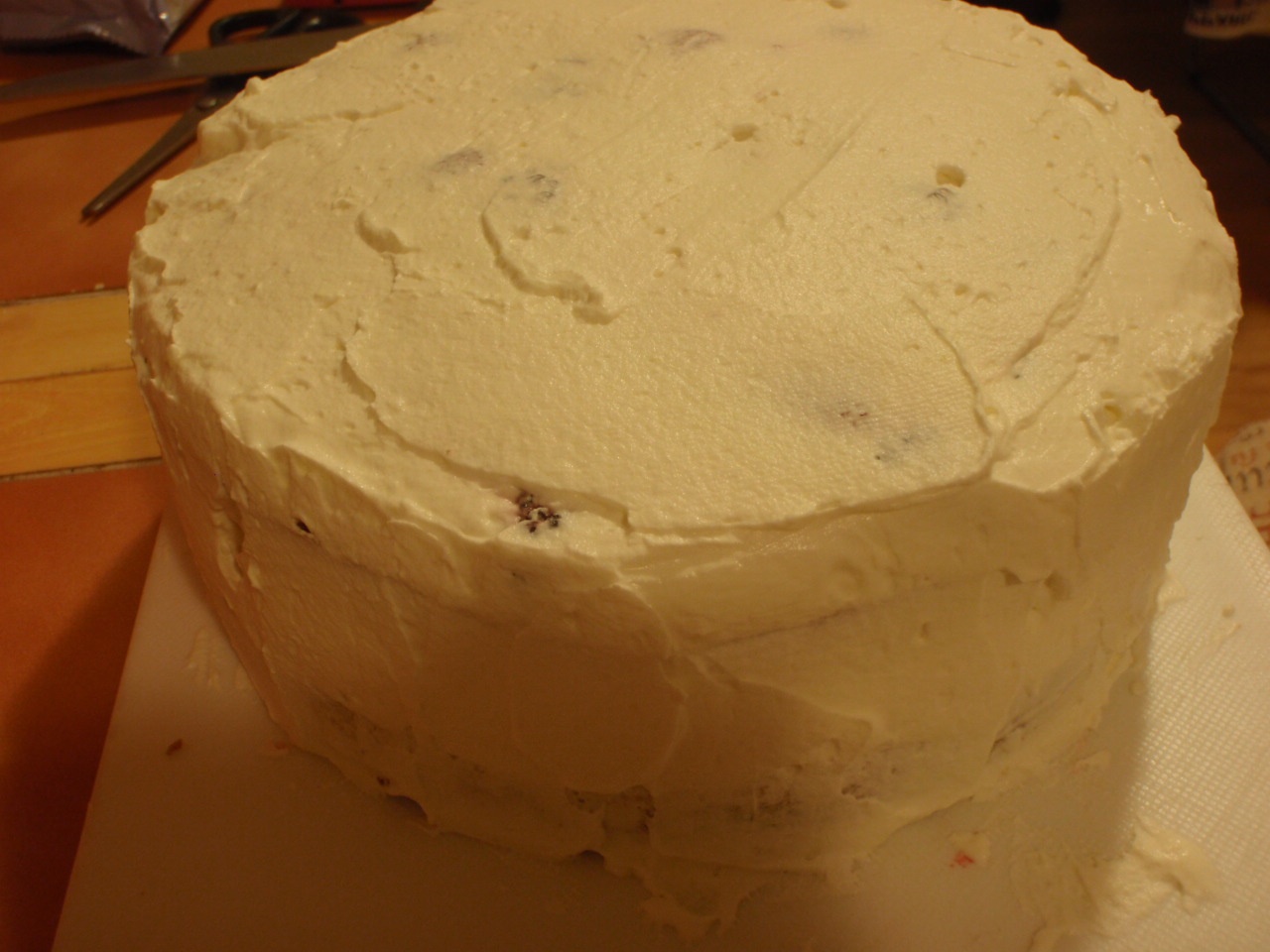 Tort cu cremă mascarpone și sos de fructe