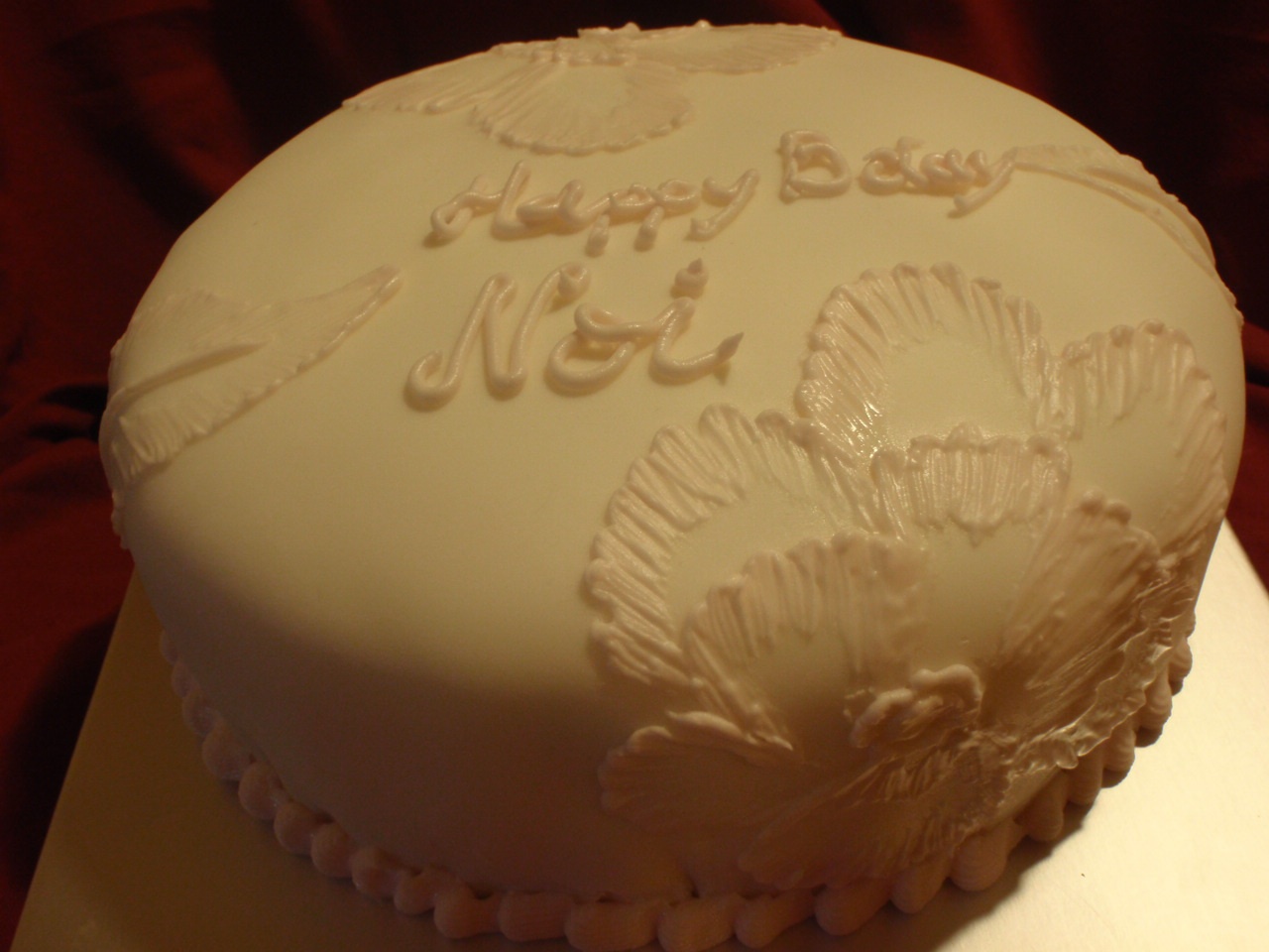 Tort cu cremă mascarpone și sos de fructe