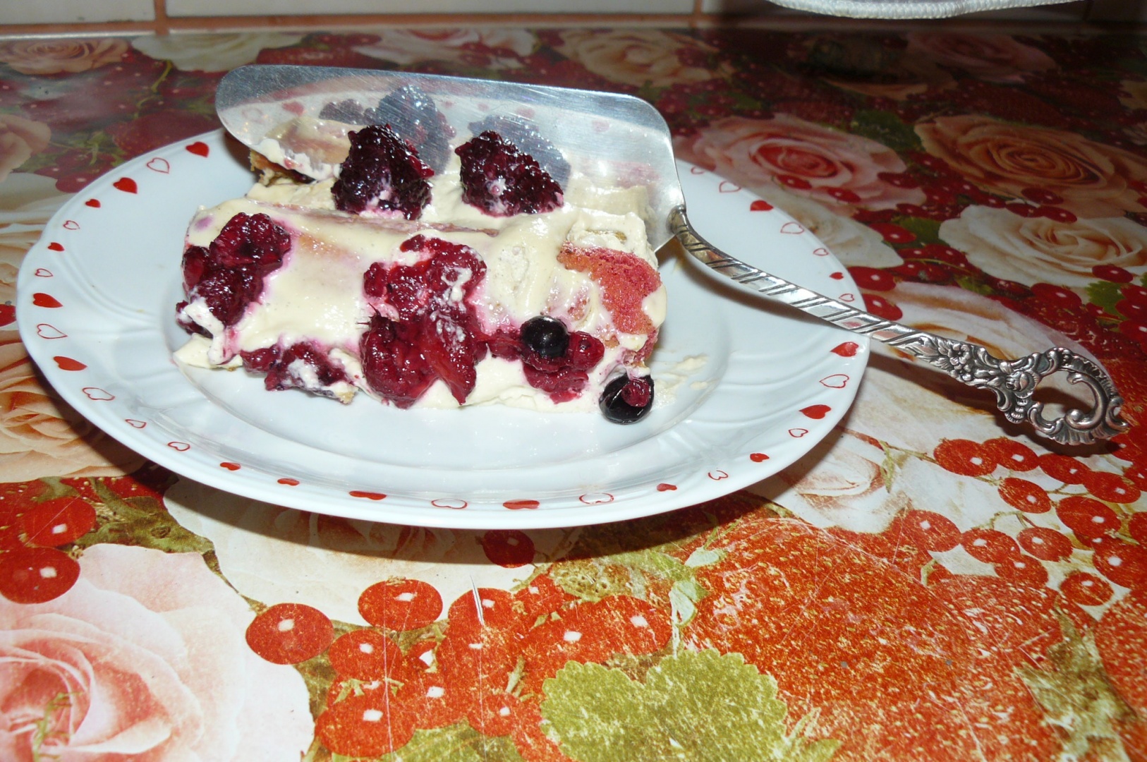 Tiramisu cu fructe de padure